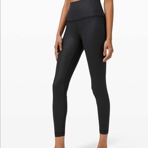Lululemon Lattice Embossed Black Align Legging 25”